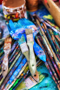 assorted-color paint brush lot
